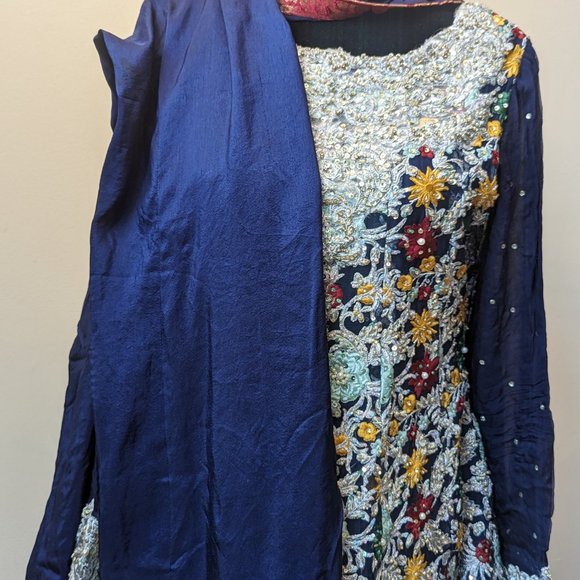 Pakistani/Indian Bridal wear/Engagement dress, Size Small to Medium, Navy Blue - Picture 7 of 9